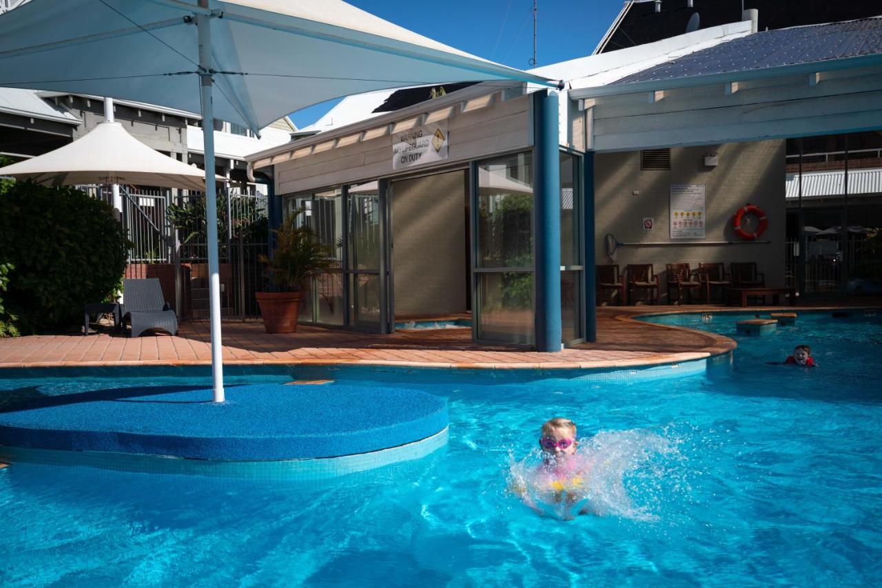 Broadwater Resort Como Perth Exterior photo