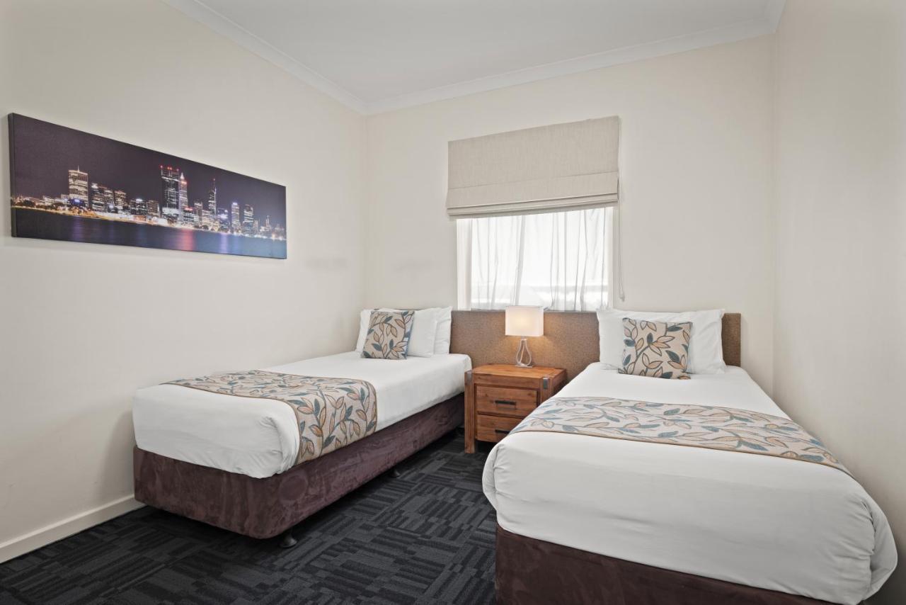 Broadwater Resort Como Perth Exterior photo