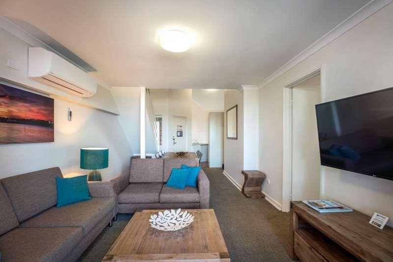 Broadwater Resort Como Perth Room photo