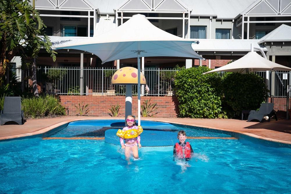 Broadwater Resort Como Perth Exterior photo