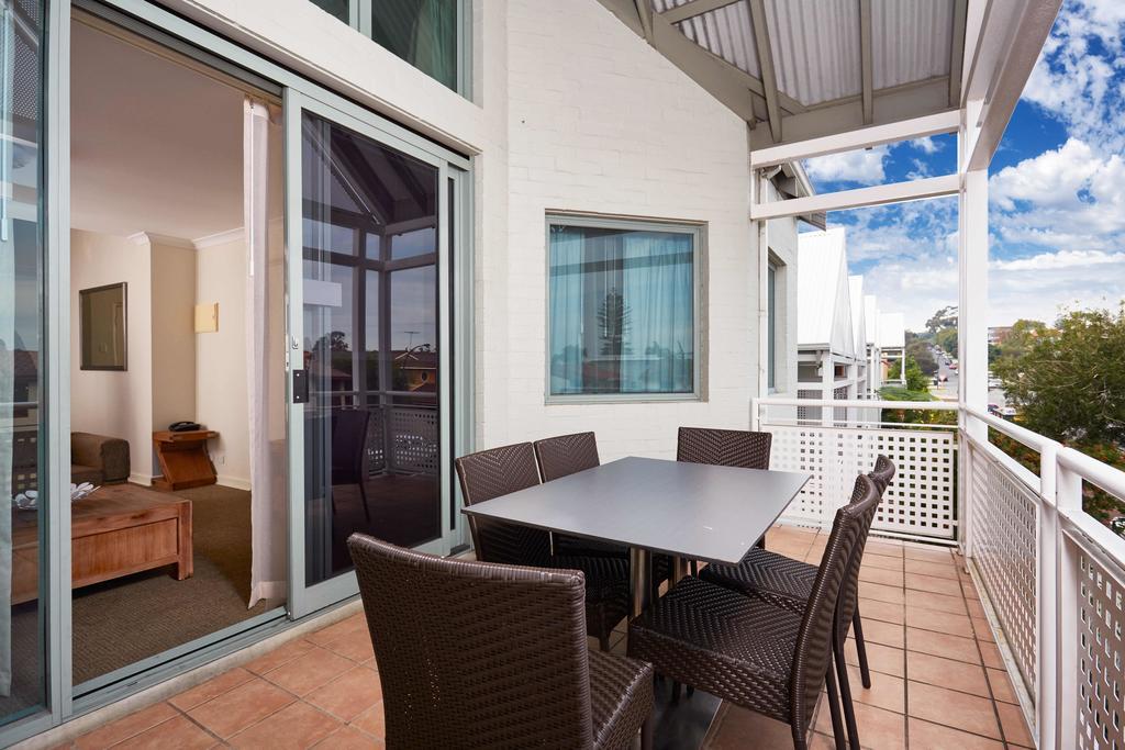Broadwater Resort Como Perth Exterior photo