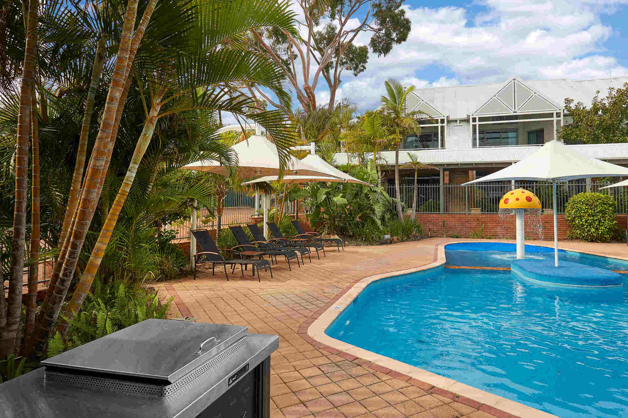 Broadwater Resort Como Perth Exterior photo