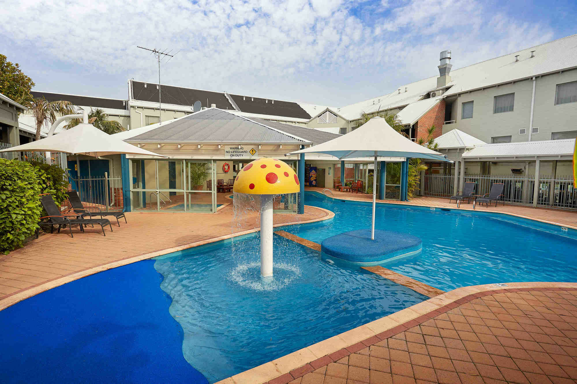 Broadwater Resort Como Perth Exterior photo